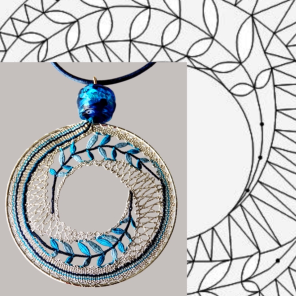 Klöppelbrief Anhänger "Blütenwelle"