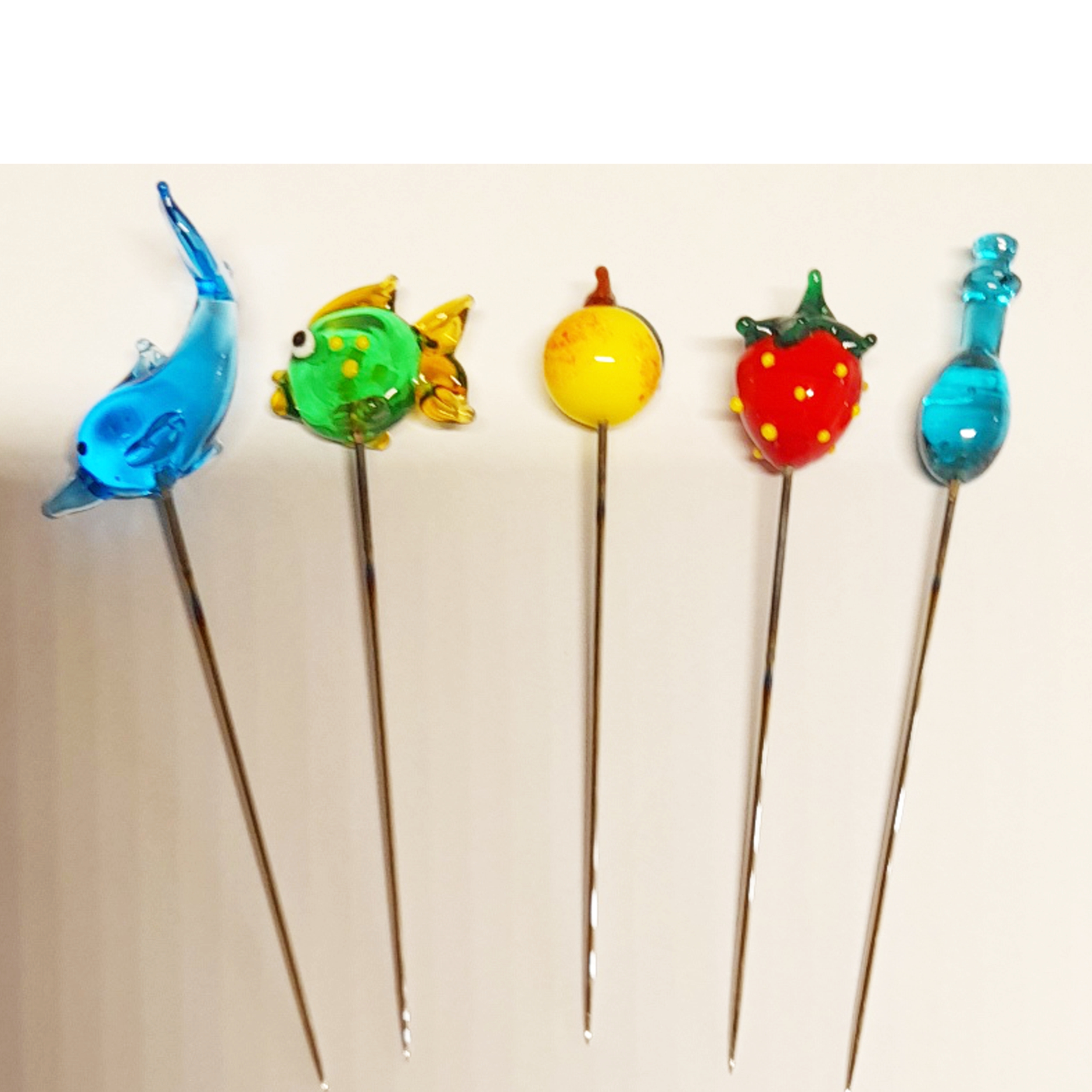 Aufstecknadeln mit Glasfiguren - 2 Stück